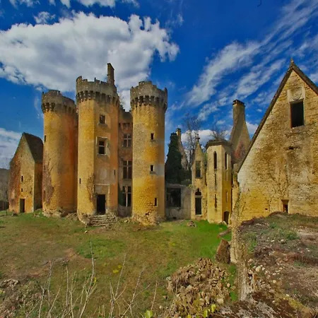 In Perigord Noir Near Dordogne * カルサック・アイヤック